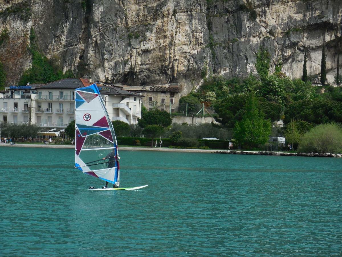 Lake & Castle View Apartment Riva del Garda Exteriér fotografie